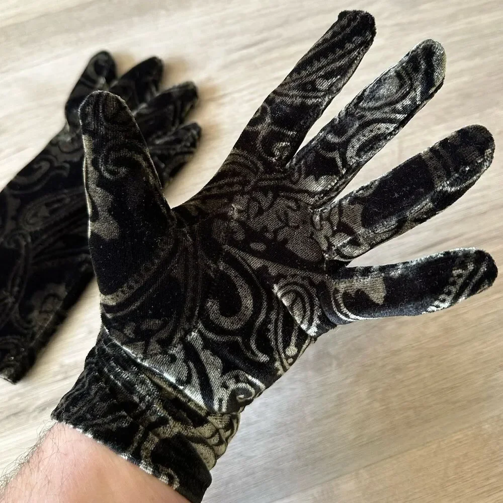 J & X NY Black & Gray Paisley Print Velvet Velour Gloves Women’s Size Medium